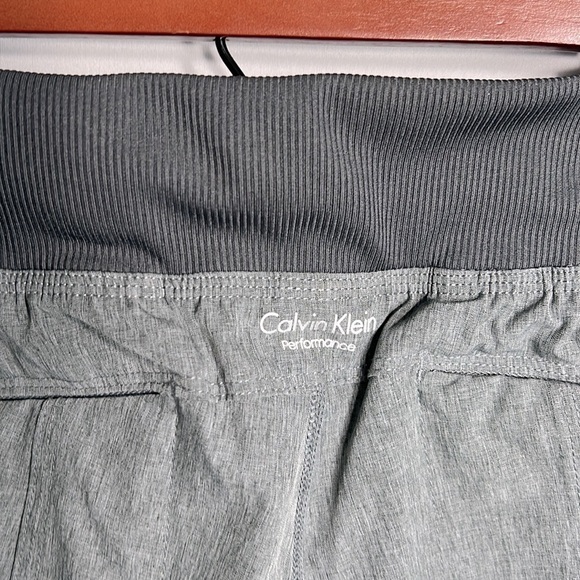 Calvin Klein Performance Commuter Capris size XS - Picture 5 of 7